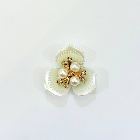 Big Three Petal Gold Pearl Flower