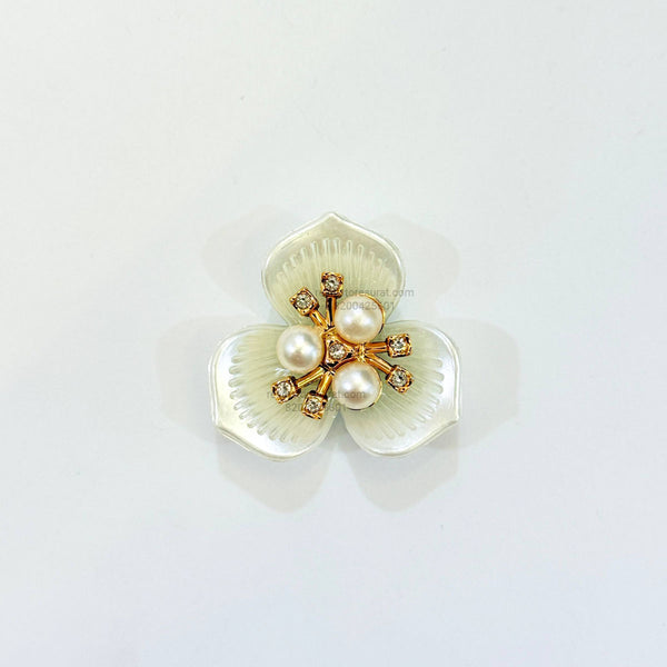 Big Three Petal Gold Pearl Flower