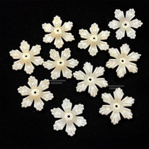 Off White 6 Petal Flower Beads
